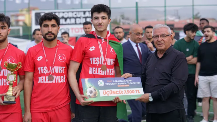 Ödüllü 3.Uluslararası Yeşilyurt Futbol Turnuvası Sona Erdi