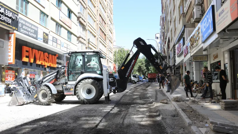 ŞEHİT İLHANLAR CADDESİ'NDE ÇALIŞMALAR BAŞLADI