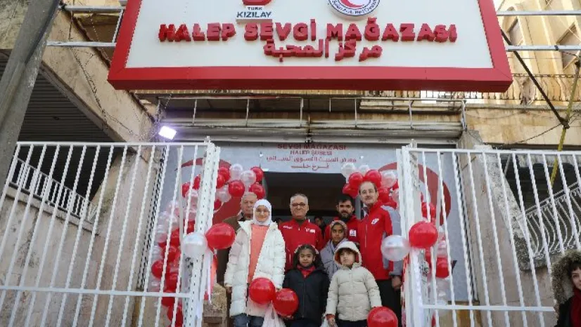 Türk Kızılay Halep'te Sevgi Mağazası Açtı