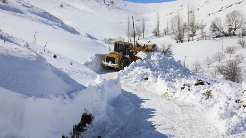 Battalgazi Belediyesi Kırsalda Kapalı Yolları Açtı   