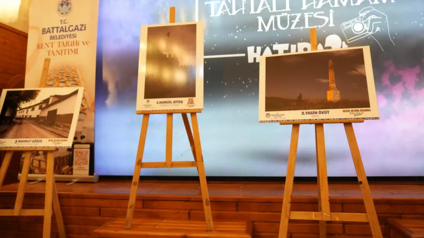 'Bir Kent, Bir Tarih, Bir Kadraj' Fotoğraf Sergisi Tahtalı Hamam Müzesi'nde Açıldı