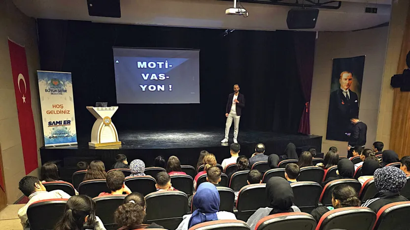 Büyükşehir Semt Konaklari Öğrencilerine Motivasyon Semineri Verildi