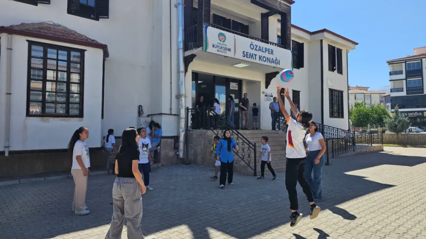 Büyükşehir Semt Konaklarında Yaz Okulu Coşkusu