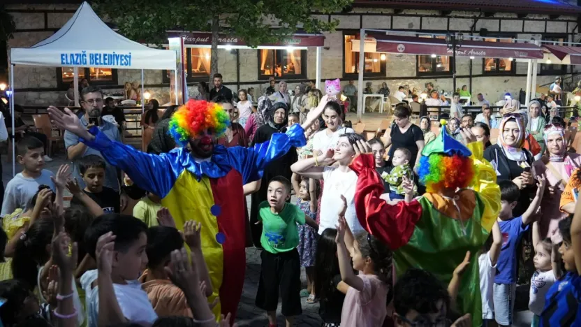 Elazığ Belediyesi Gezici Tiyatro Şenliği Her Yerde