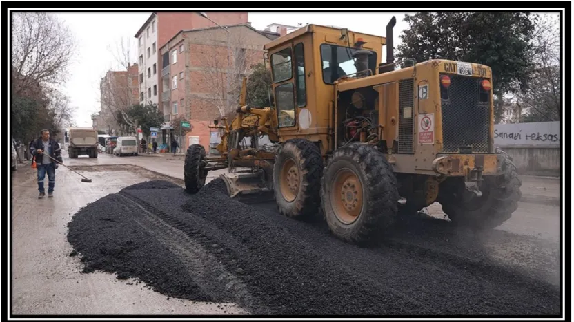 Elazığ Belediyesi, Kar Sonrası Cadde ve Sokaklarda Asfalt Yama Çalışması Başlattı