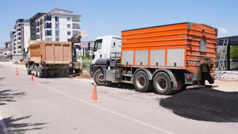 Fen İşleri Çalışıyor, Şehir İçi Trafik Konfor Kazanıyor