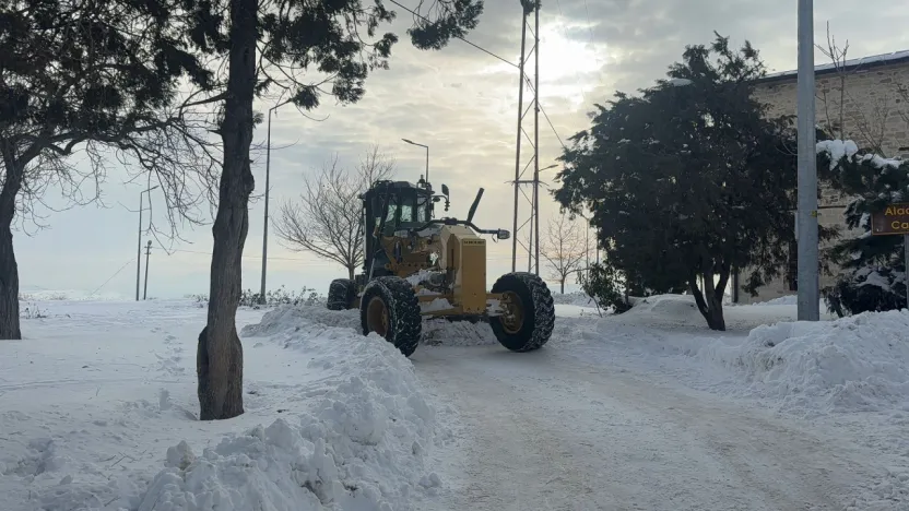 Harput'ta Kar Temizleme Çalışmasında Durmak Yok