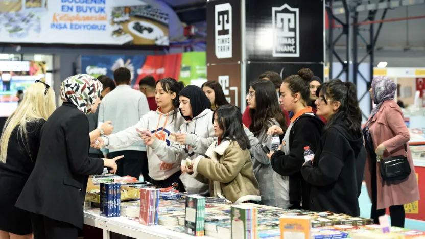 Malatya Anadolu Kitap ve Kültür Fuarı Kitapseverlerden Yoğun İlgi Görüyor