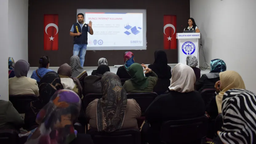 Malatya Kent Konseyi Kadın Meclisi Üyelerine Siber Güvenlik Eğitimi Verildi