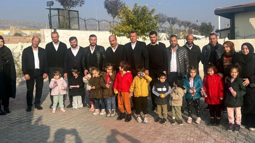 MİNİKLER, ŞOFÖRLERİN GÜNÜNÜ KUTLADI