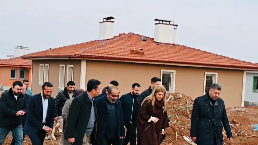 Ölmeztoprak: Kırsal Konutlar Ve Merkez Çarşıda Çalışmalar Son Aşamada