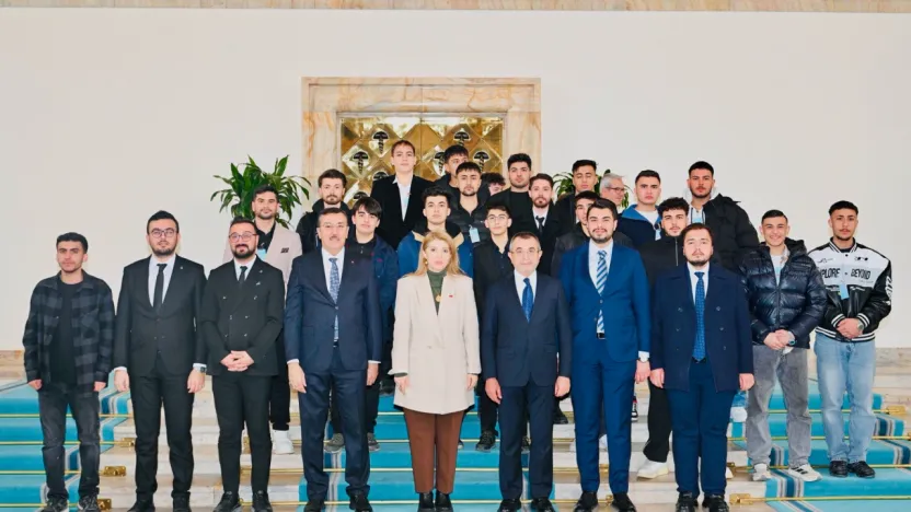 Ölmeztoprak: Sayın Cumhurbaşkanımızın Mesajları Nettir, Bayrağımıza Uzanan Kirli Eller Hesap Verecek