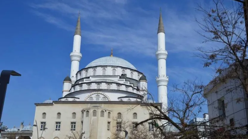 Üç Aylar Pazar Günü Başlayacak