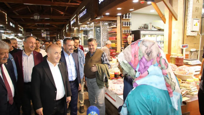 VALİ HATİPOĞLU VE BAŞKAN ŞERİFOĞULLARI, ESNAFLARLA BİR ARAYA GELDİ