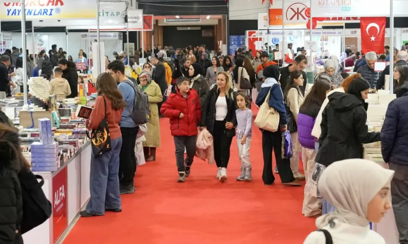6. KİTAP FUARI'NDA, DEĞERLİ KALEMLER ELAZIĞLILARLA BULUŞUYOR