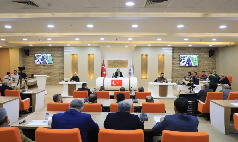 BAŞKAN ŞERİFOĞULLARI 'BU ŞEHRE HİZMET İÇİN TÜM GAYRETİMİZLE ÇALIŞIYORUZ'