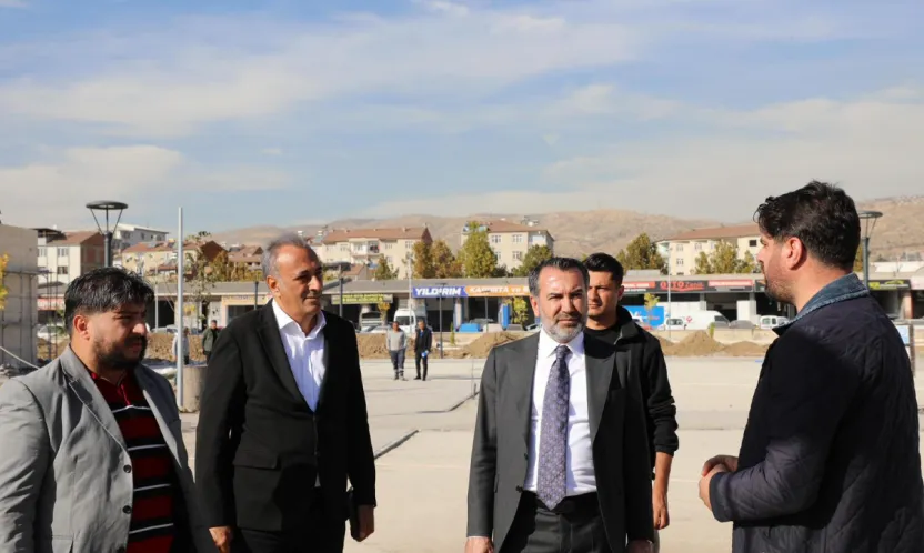 BAŞKAN ŞERİFOĞULLARI SEKSENLER SOKAĞI'NDA İNCELEMELERDE BULUNDU