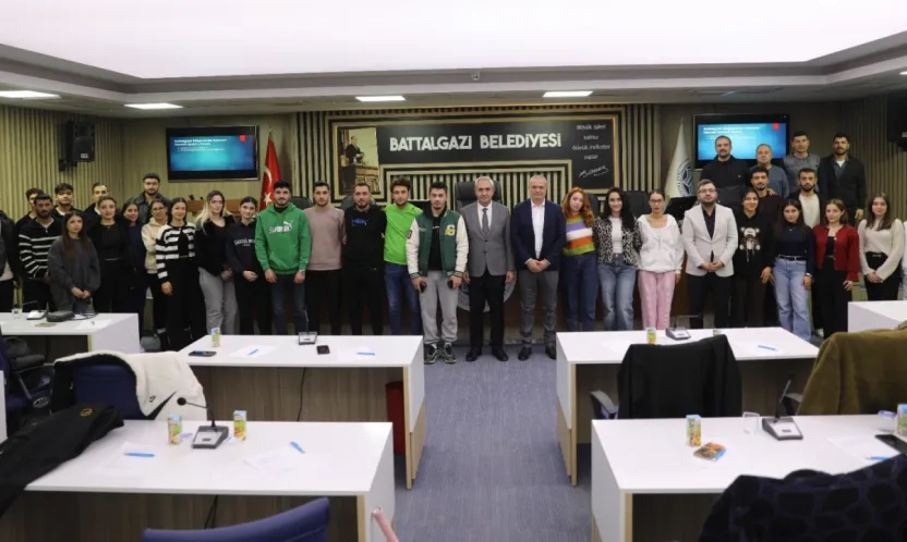 Battalgazi'de Gençlik Çalışmaları Öğrencilerle İstişare Edildi