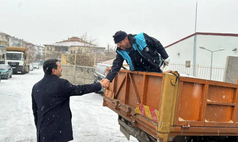 Battalgazi'de Kar Mesaisi: Başkan Taşkın Ekiplerle Birlikte Sahada