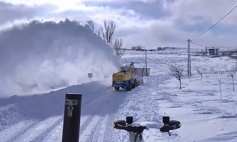 Büyükşehir Ekipleri 66 Mahallede 1527 Kilometre Yolu Ulaşıma Açtı