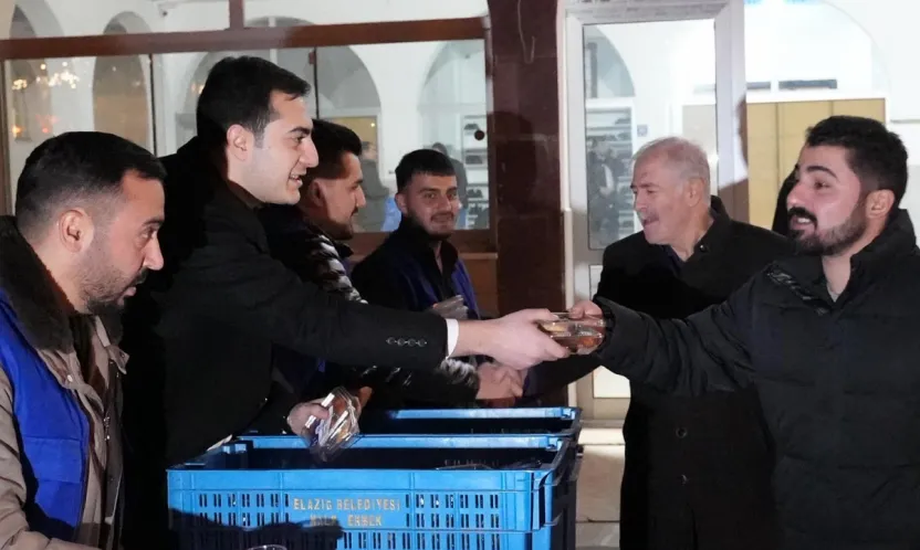 Elazığ Belediyesi Kandilin Bereketine Ortak Oldu