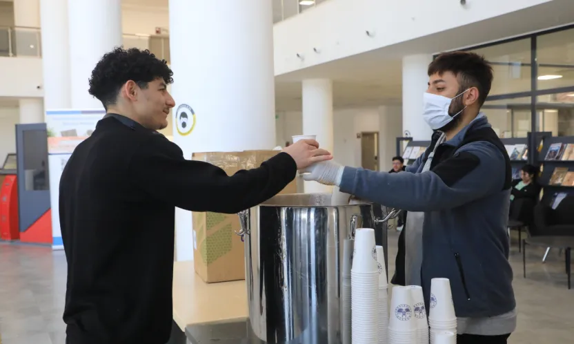 Elazığ Belediyesi'nden Öğrencilere Sıcak Çorba İkramı