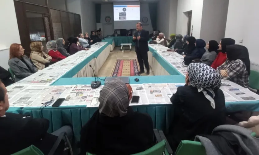 Fotoğraf Severler 'Fotoğraflıyorum' Söyleşi Programı ile Bir Araya Geldiler