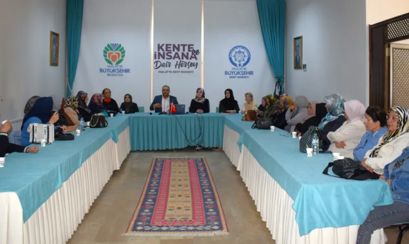 Kadın Meclisi Üyelerine 'Köklü Bilgelikten Günümüze GETAT' Konferansı