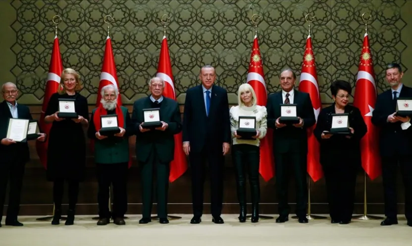 Prof. Dr. Fahri Işık'a Cumhurbaşkanlığı'ndan Büyük Ödül