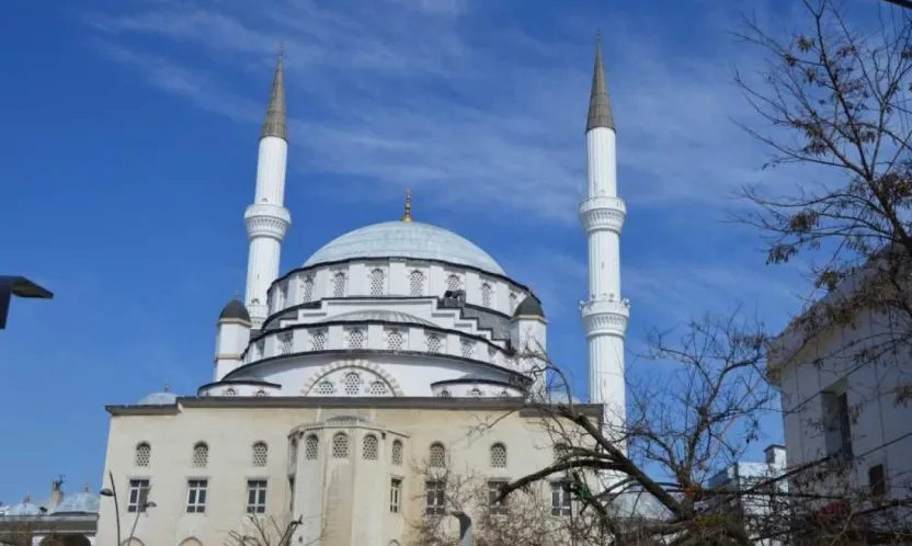 Üç Aylar Pazar Günü Başlayacak